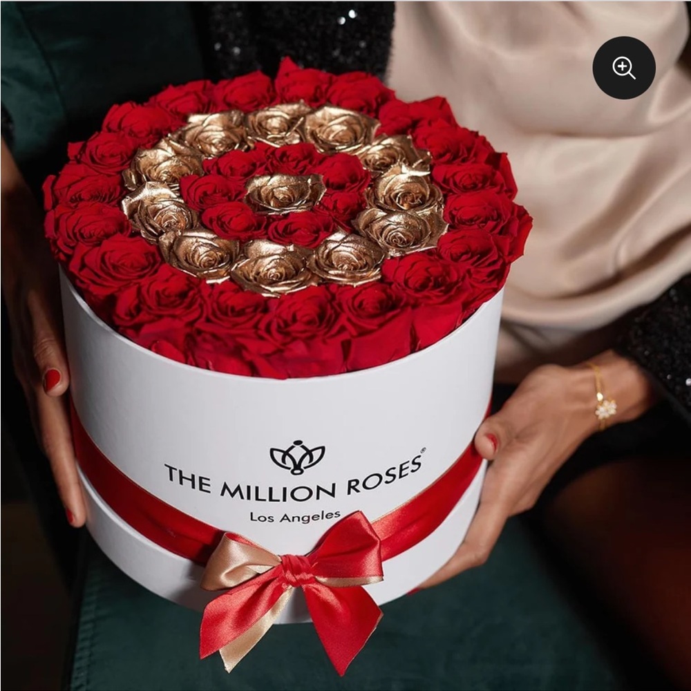The Million Roses Red & Gold Roses